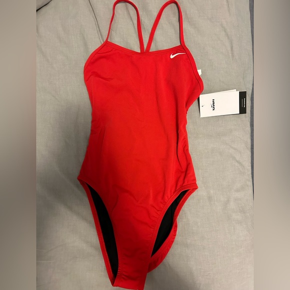 Nike Women’s HydraStrong Solid Cut Out Tank One Piece Swimsuit - Picture 2 of 5